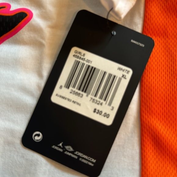 Jordan girls XL tee - Picture 4 of 4